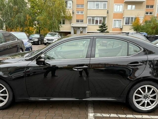 Чорний Лексус ІС, об'ємом двигуна 2.5 л та пробігом 288 тис. км за 10000 $, фото 6 на Automoto.ua