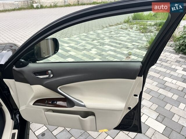 Черный Лексус ИС, объемом двигателя 2.5 л и пробегом 200 тыс. км за 12700 $, фото 16 на Automoto.ua