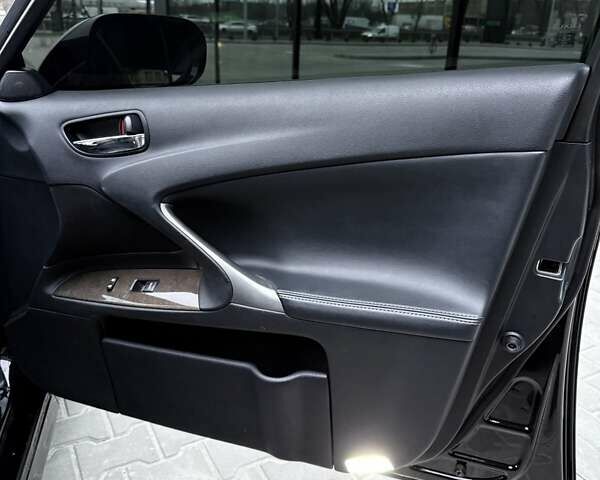 Чорний Лексус ІС, об'ємом двигуна 2.5 л та пробігом 193 тис. км за 13499 $, фото 13 на Automoto.ua