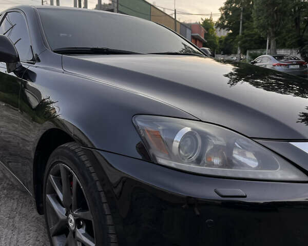 Черный Лексус ИС, объемом двигателя 2.5 л и пробегом 213 тыс. км за 12950 $, фото 3 на Automoto.ua