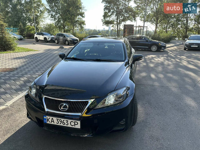 Черный Лексус ИС, объемом двигателя 2.5 л и пробегом 173 тыс. км за 12500 $, фото 4 на Automoto.ua