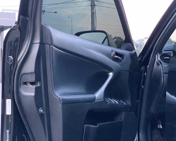 Черный Лексус ИС, объемом двигателя 2.5 л и пробегом 293 тыс. км за 11600 $, фото 13 на Automoto.ua