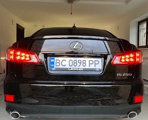 Черный Лексус ИС, объемом двигателя 2.5 л и пробегом 293 тыс. км за 11600 $, фото 2 на Automoto.ua