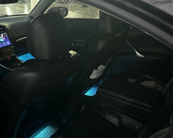 Чорний Лексус ІС, об'ємом двигуна 2.5 л та пробігом 240 тис. км за 12400 $, фото 6 на Automoto.ua