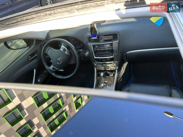 Черный Лексус ИС, объемом двигателя 2.5 л и пробегом 173 тыс. км за 12500 $, фото 1 на Automoto.ua