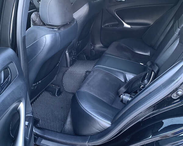 Черный Лексус ИС, объемом двигателя 2.5 л и пробегом 293 тыс. км за 11600 $, фото 19 на Automoto.ua