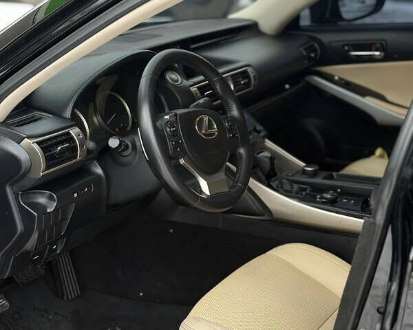 Черный Лексус ИС, объемом двигателя 2.5 л и пробегом 190 тыс. км за 14799 $, фото 9 на Automoto.ua