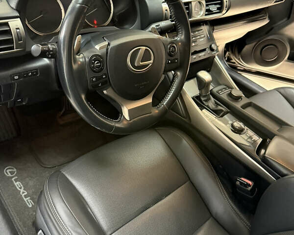 Черный Лексус ИС, объемом двигателя 2.5 л и пробегом 191 тыс. км за 15700 $, фото 23 на Automoto.ua