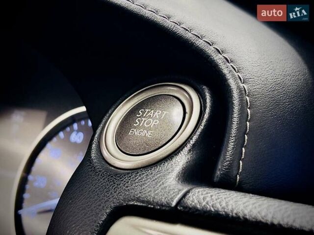 Черный Лексус ИС, объемом двигателя 2.5 л и пробегом 193 тыс. км за 16599 $, фото 27 на Automoto.ua