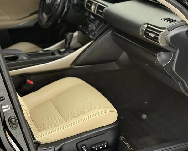 Черный Лексус ИС, объемом двигателя 2.5 л и пробегом 190 тыс. км за 14799 $, фото 17 на Automoto.ua