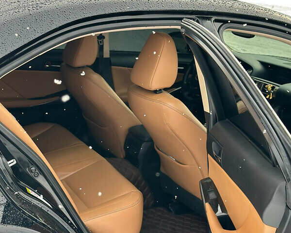 Черный Лексус ИС, объемом двигателя 2.5 л и пробегом 139 тыс. км за 15000 $, фото 3 на Automoto.ua