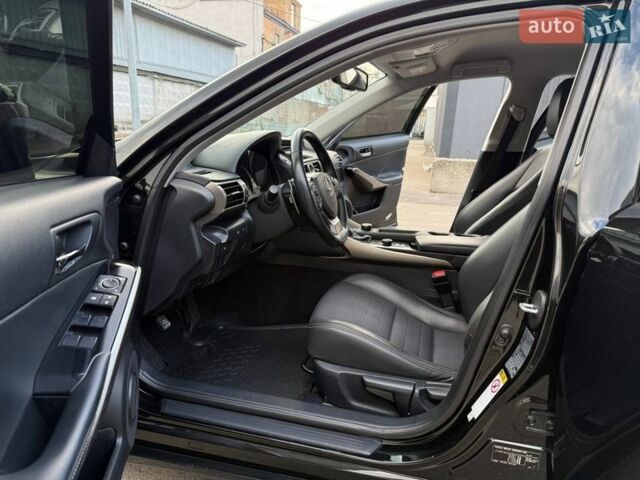 Чорний Лексус ІС, об'ємом двигуна 2.5 л та пробігом 135 тис. км за 16300 $, фото 16 на Automoto.ua
