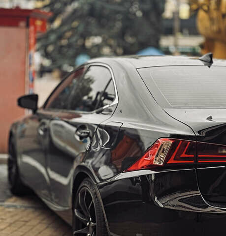 Черный Лексус ИС, объемом двигателя 2.5 л и пробегом 180 тыс. км за 17000 $, фото 5 на Automoto.ua