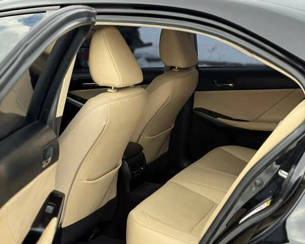 Черный Лексус ИС, объемом двигателя 2.5 л и пробегом 190 тыс. км за 14799 $, фото 11 на Automoto.ua
