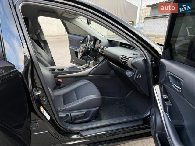 Чорний Лексус ІС, об'ємом двигуна 2.5 л та пробігом 135 тис. км за 16300 $, фото 12 на Automoto.ua