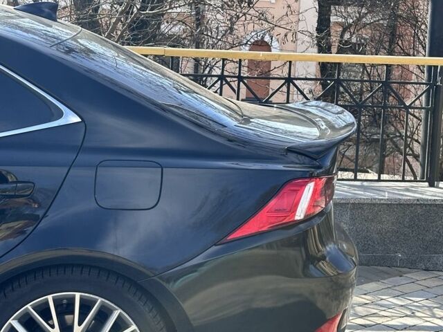 Черный Лексус ИС, объемом двигателя 2.5 л и пробегом 226 тыс. км за 17000 $, фото 4 на Automoto.ua