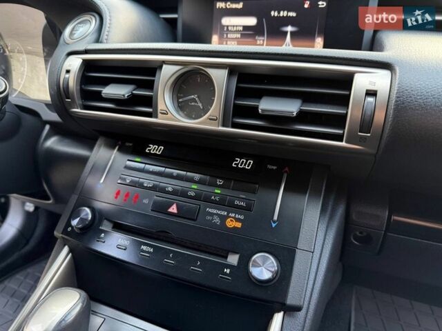 Чорний Лексус ІС, об'ємом двигуна 2.5 л та пробігом 135 тис. км за 16300 $, фото 21 на Automoto.ua