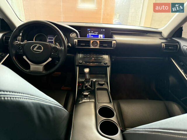 Черный Лексус ИС, объемом двигателя 2.5 л и пробегом 191 тыс. км за 15700 $, фото 9 на Automoto.ua