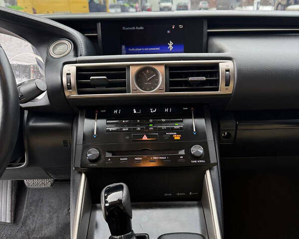 Черный Лексус ИС, объемом двигателя 2.5 л и пробегом 190 тыс. км за 14799 $, фото 14 на Automoto.ua