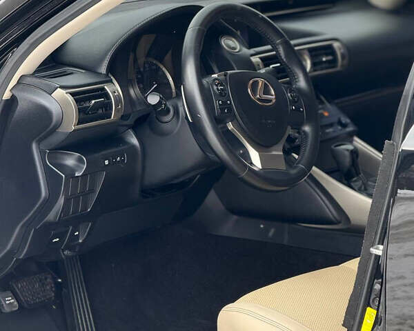 Черный Лексус ИС, объемом двигателя 2.5 л и пробегом 190 тыс. км за 14799 $, фото 8 на Automoto.ua
