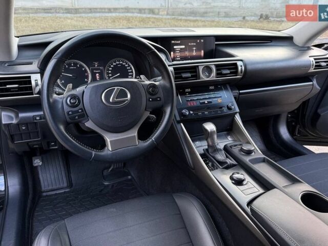 Чорний Лексус ІС, об'ємом двигуна 2.5 л та пробігом 135 тис. км за 16300 $, фото 17 на Automoto.ua