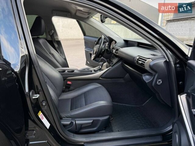 Чорний Лексус ІС, об'ємом двигуна 2.5 л та пробігом 135 тис. км за 16300 $, фото 13 на Automoto.ua