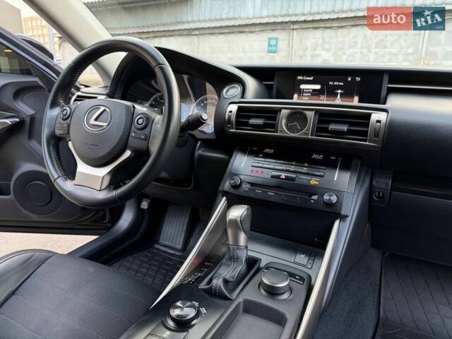 Чорний Лексус ІС, об'ємом двигуна 2.5 л та пробігом 135 тис. км за 16300 $, фото 22 на Automoto.ua