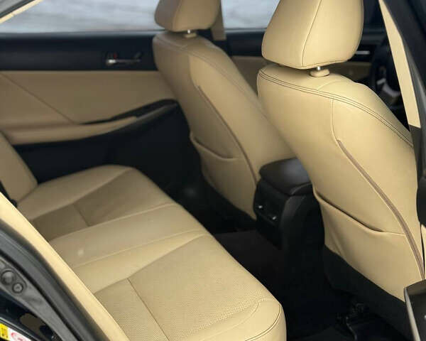 Черный Лексус ИС, объемом двигателя 2.5 л и пробегом 190 тыс. км за 14799 $, фото 13 на Automoto.ua