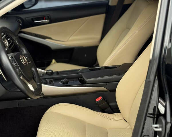 Черный Лексус ИС, объемом двигателя 2.5 л и пробегом 190 тыс. км за 14799 $, фото 10 на Automoto.ua