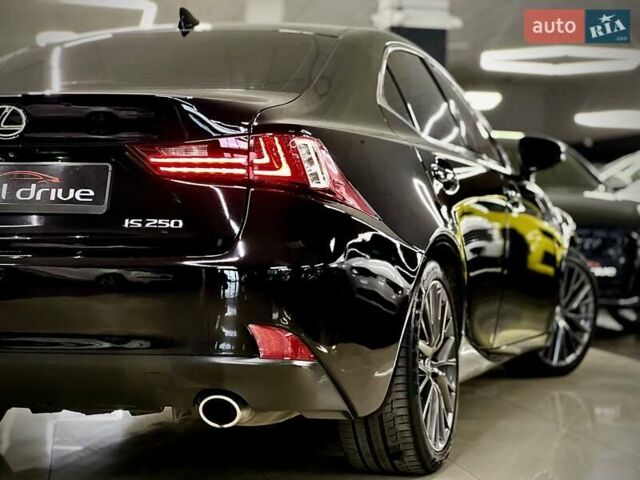 Черный Лексус ИС, объемом двигателя 2.5 л и пробегом 193 тыс. км за 16599 $, фото 7 на Automoto.ua