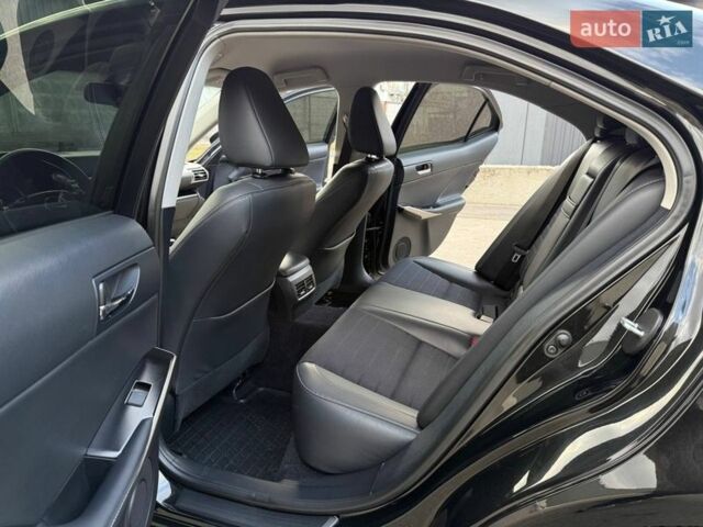 Чорний Лексус ІС, об'ємом двигуна 2.5 л та пробігом 135 тис. км за 16300 $, фото 15 на Automoto.ua