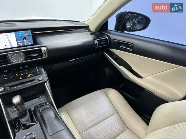 Черный Лексус ИС, объемом двигателя 2.5 л и пробегом 160 тыс. км за 15999 $, фото 10 на Automoto.ua