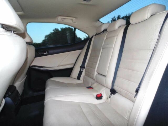 Черный Лексус ИС, объемом двигателя 2.5 л и пробегом 87 тыс. км за 4250 $, фото 11 на Automoto.ua