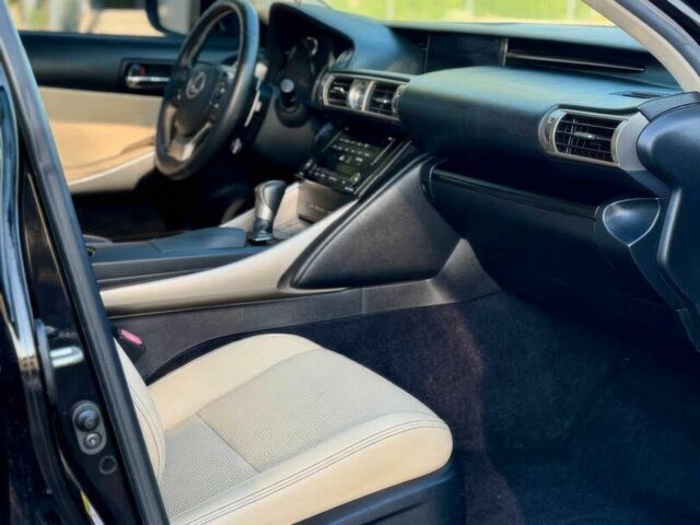 Черный Лексус ИС, объемом двигателя 2.5 л и пробегом 80 тыс. км за 7000 $, фото 6 на Automoto.ua