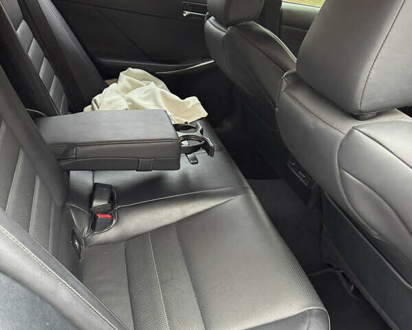 Черный Лексус ИС, объемом двигателя 2.5 л и пробегом 196 тыс. км за 16500 $, фото 9 на Automoto.ua