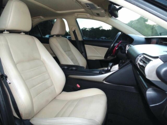 Черный Лексус ИС, объемом двигателя 2.5 л и пробегом 87 тыс. км за 4250 $, фото 6 на Automoto.ua