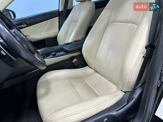Черный Лексус ИС, объемом двигателя 2.5 л и пробегом 160 тыс. км за 15999 $, фото 12 на Automoto.ua