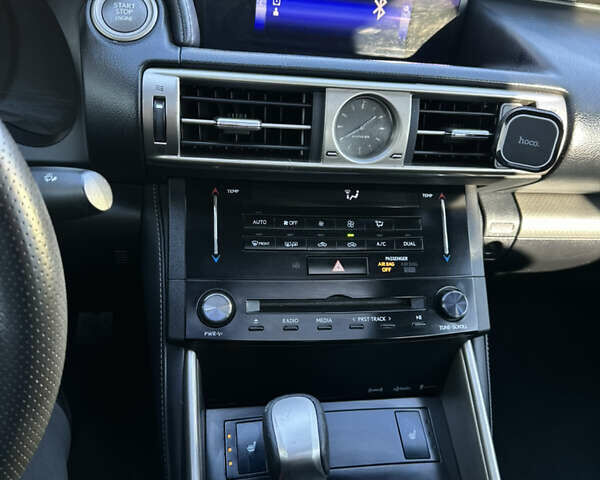 Черный Лексус ИС, объемом двигателя 2.5 л и пробегом 120 тыс. км за 17200 $, фото 14 на Automoto.ua