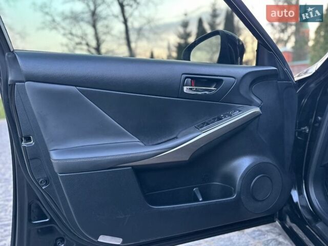 Черный Лексус ИС, объемом двигателя 2.5 л и пробегом 122 тыс. км за 17500 $, фото 32 на Automoto.ua