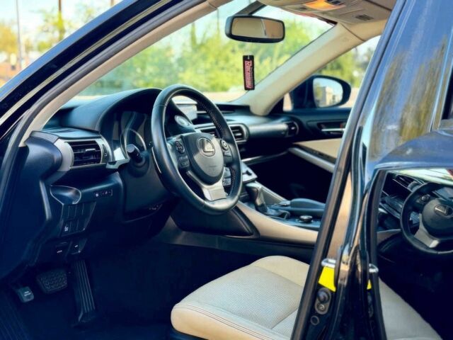 Черный Лексус ИС, объемом двигателя 2.5 л и пробегом 80 тыс. км за 7000 $, фото 8 на Automoto.ua