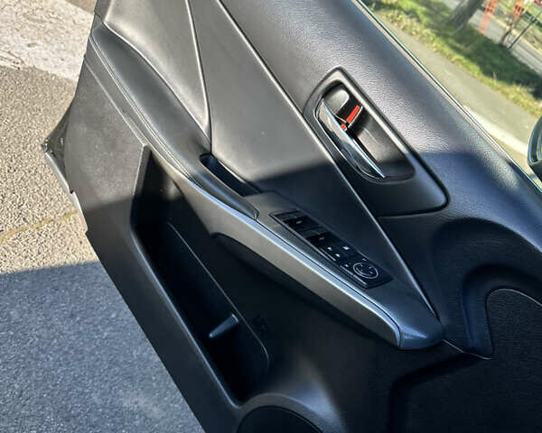 Черный Лексус ИС, объемом двигателя 2.5 л и пробегом 120 тыс. км за 17200 $, фото 13 на Automoto.ua