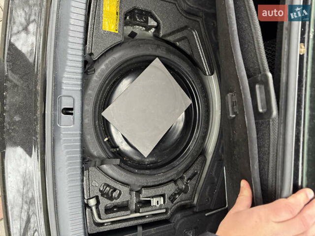 Черный Лексус ИС, объемом двигателя 2.5 л и пробегом 196 тыс. км за 16500 $, фото 11 на Automoto.ua