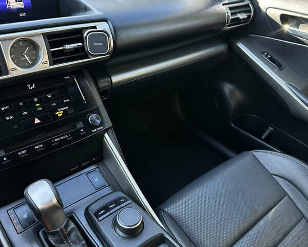 Черный Лексус ИС, объемом двигателя 2.5 л и пробегом 120 тыс. км за 17200 $, фото 25 на Automoto.ua