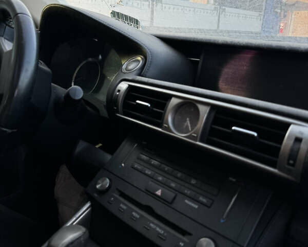 Черный Лексус ИС, объемом двигателя 2 л и пробегом 150 тыс. км за 4800 $, фото 8 на Automoto.ua
