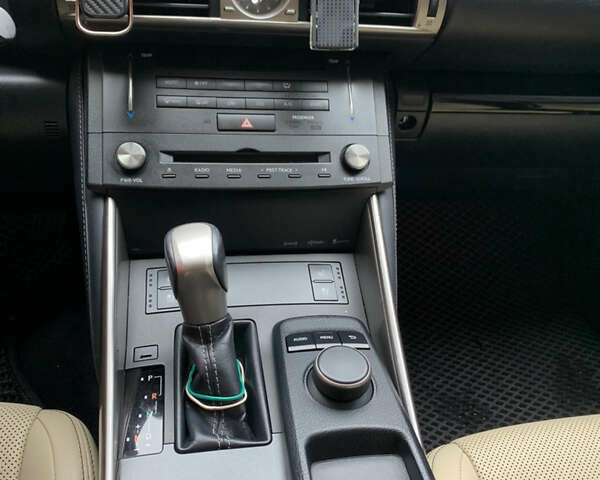 Черный Лексус ИС, объемом двигателя 2.5 л и пробегом 172 тыс. км за 16250 $, фото 14 на Automoto.ua