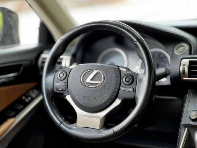 Черный Лексус ИС, объемом двигателя 2.5 л и пробегом 126 тыс. км за 10000 $, фото 21 на Automoto.ua