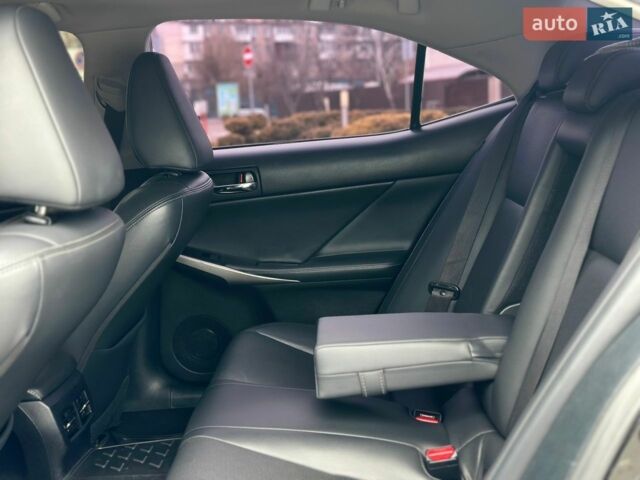 Черный Лексус ИС, объемом двигателя 2.5 л и пробегом 218 тыс. км за 15900 $, фото 22 на Automoto.ua