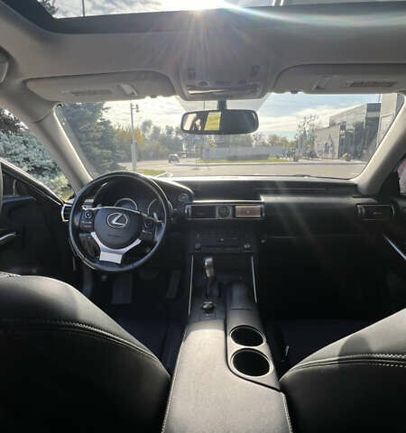 Черный Лексус ИС, объемом двигателя 2.5 л и пробегом 84 тыс. км за 20500 $, фото 6 на Automoto.ua