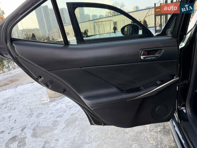 Чорний Лексус ІС, об'ємом двигуна 2 л та пробігом 133 тис. км за 16800 $, фото 18 на Automoto.ua