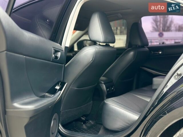 Чорний Лексус ІС, об'ємом двигуна 2.5 л та пробігом 213 тис. км за 17500 $, фото 23 на Automoto.ua